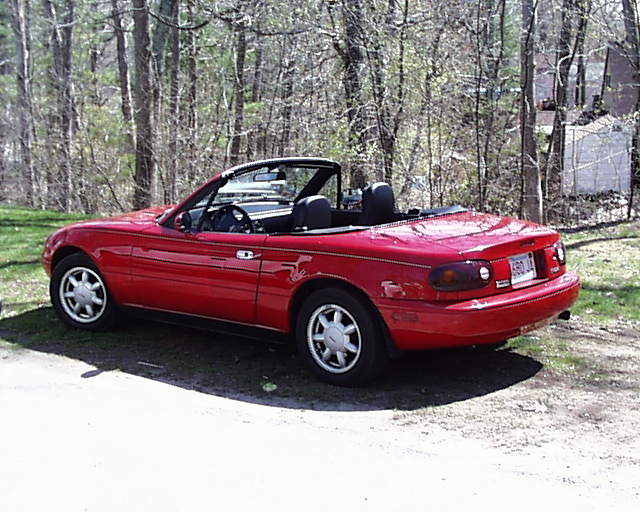 miata.JPG (74274 bytes)